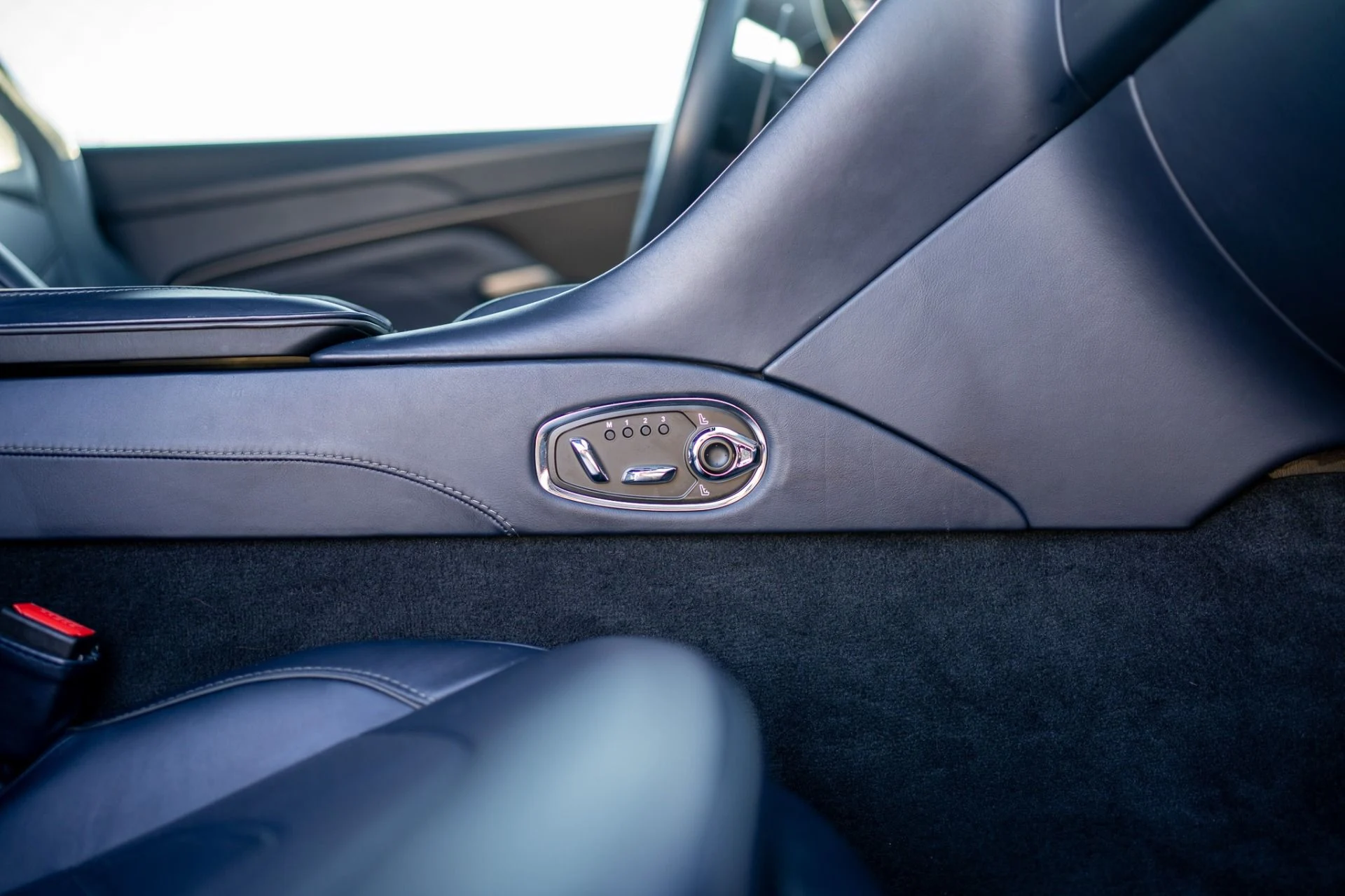 mph055_826613323_Used_2020_Aston_Martin_DBS_Superleggera_1782927184_ba898c927a