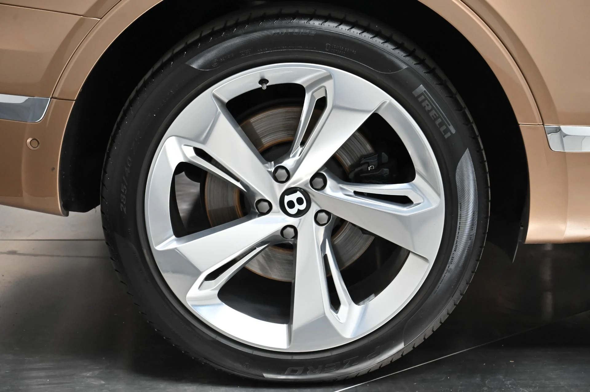 mph055_834450144_Used_2017_Bentley_Bentayga_W12_1759876449_fdbfa1805b