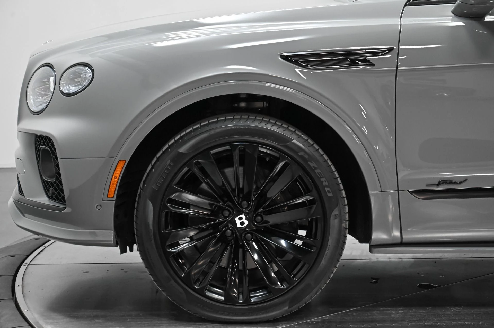 mph055_835746468_Used_2022_Bentley_Bentayga_Speed_1754348243_2ae0343617