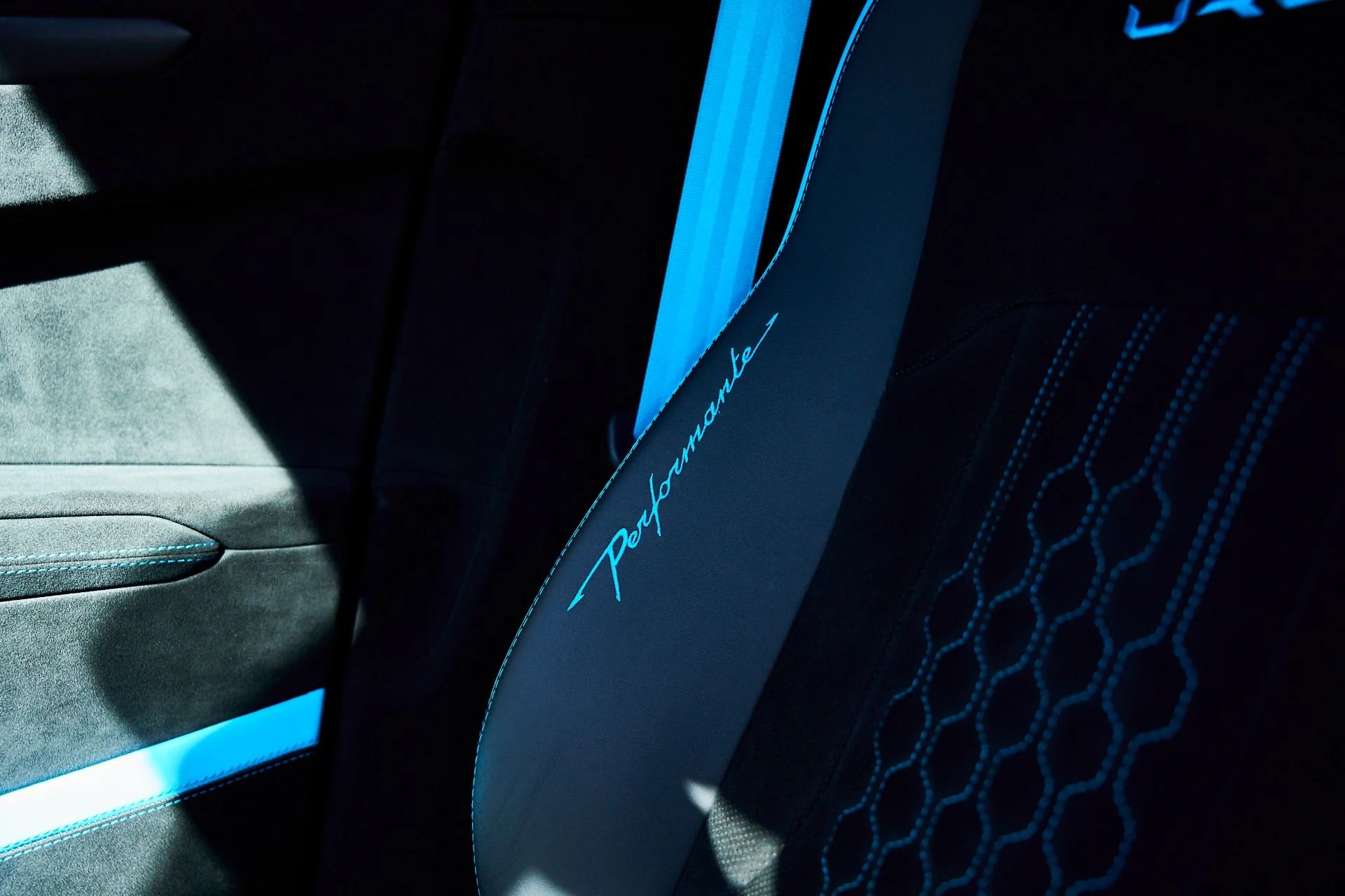 mph055_857131501_Used_2024_Lamborghini_Urus_Performante_1773367175_39391cf8f7