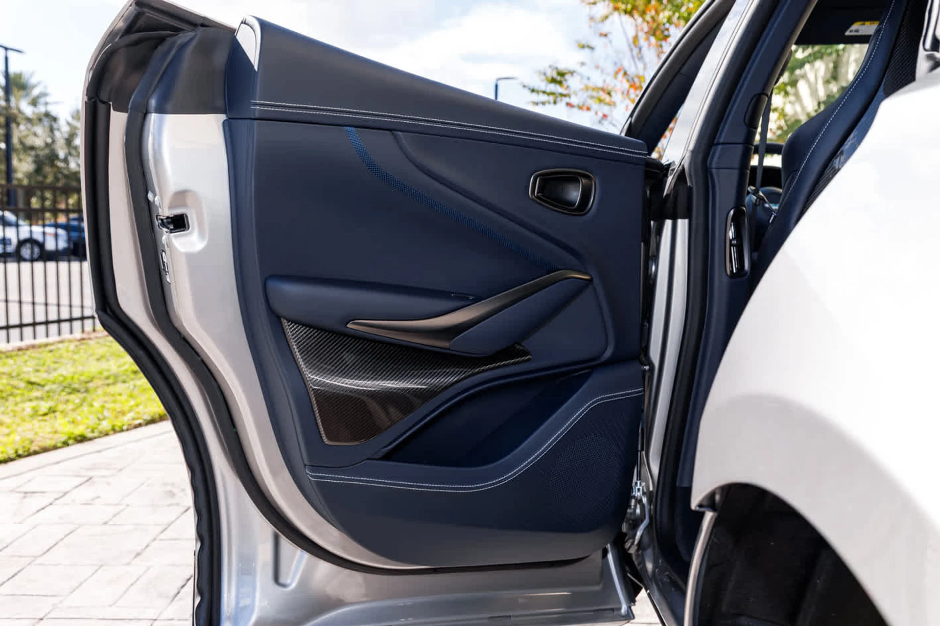 mph055_857457677_56_6b51c1b2da