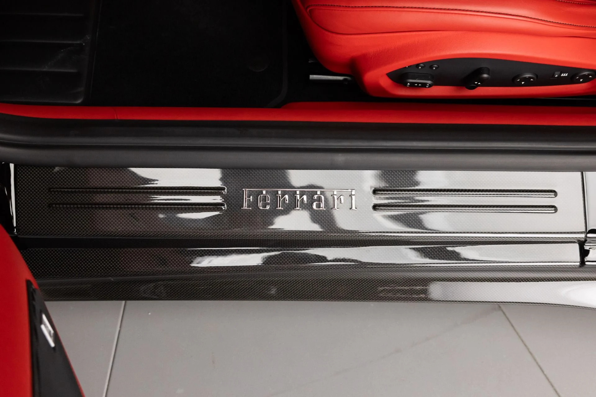 mph055_86639312_Used_2014_Ferrari_F12berlinetta_1784559579_aff66606c6
