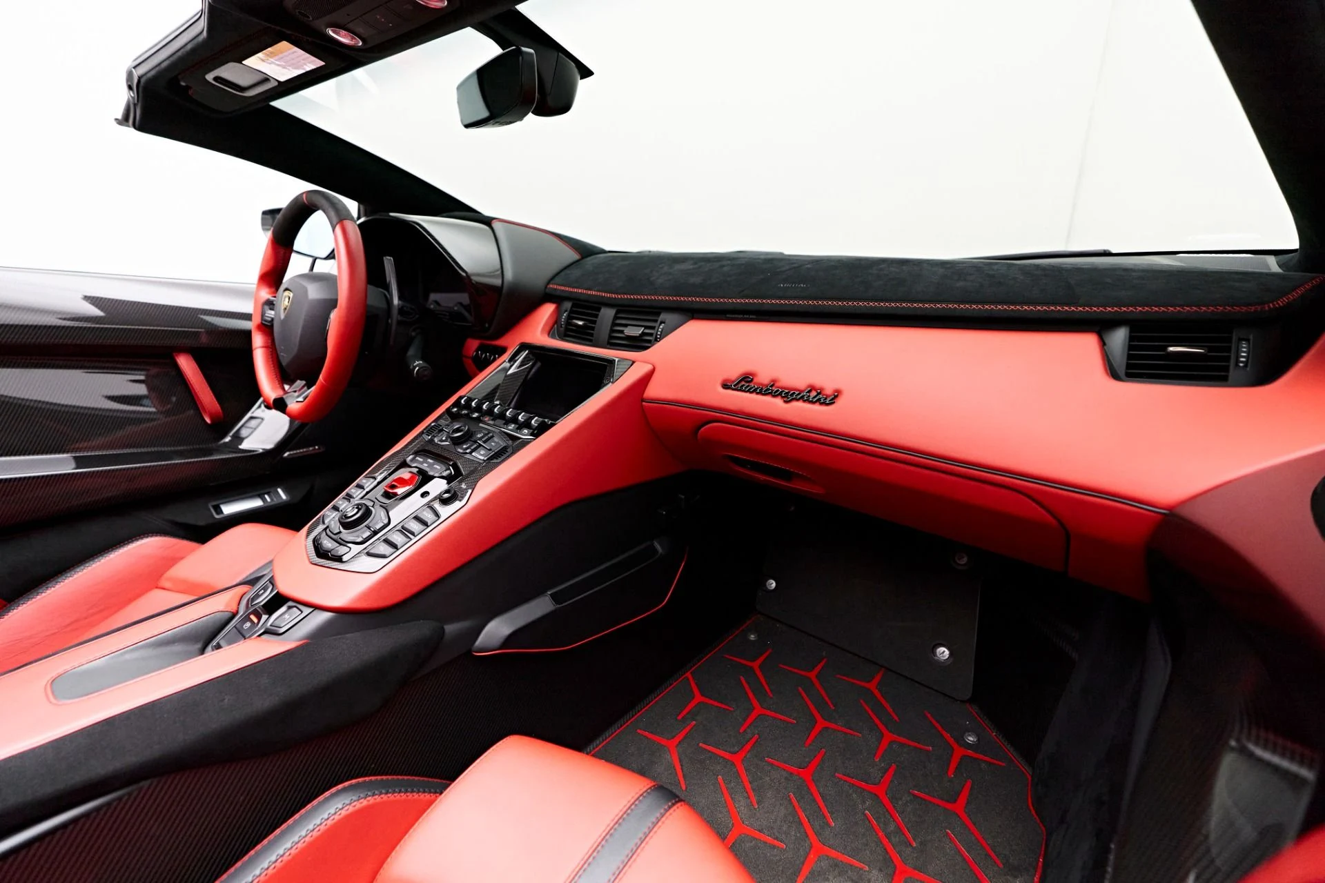 mph055_886157566_Used_2021_Lamborghini_Aventador_SVJ_Base_1722739728_1d2a2fba5d
