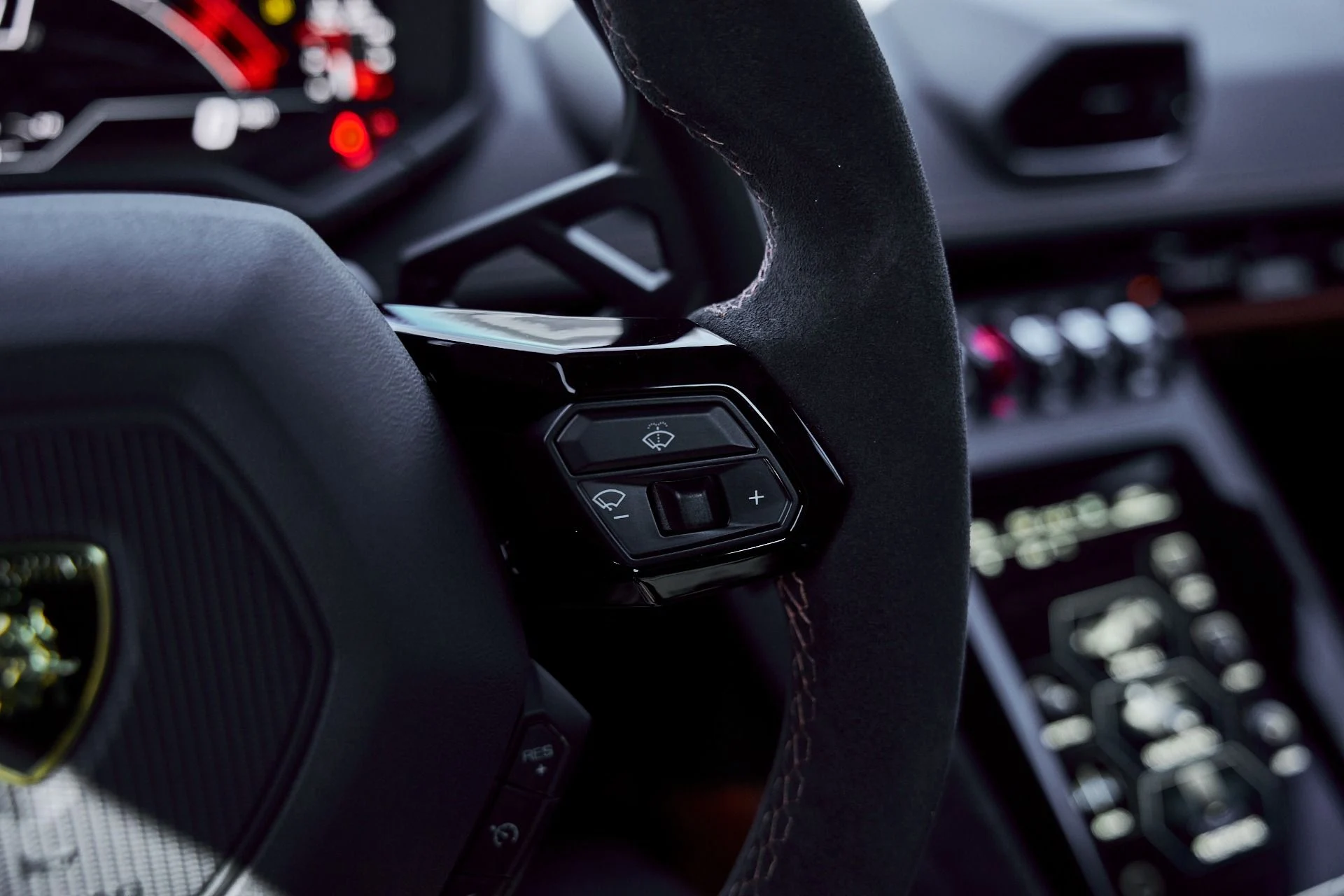 mph055_888080263_Used_2024_Lamborghini_Huracan_Tecnica_Base_1773278495_bee205bea7