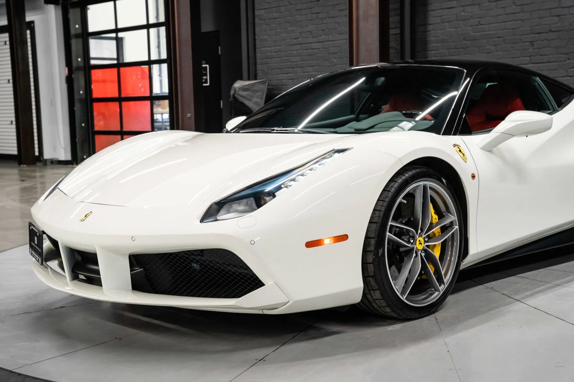 mph055_889141007_ferrari_488_gtb_2018_e162036106