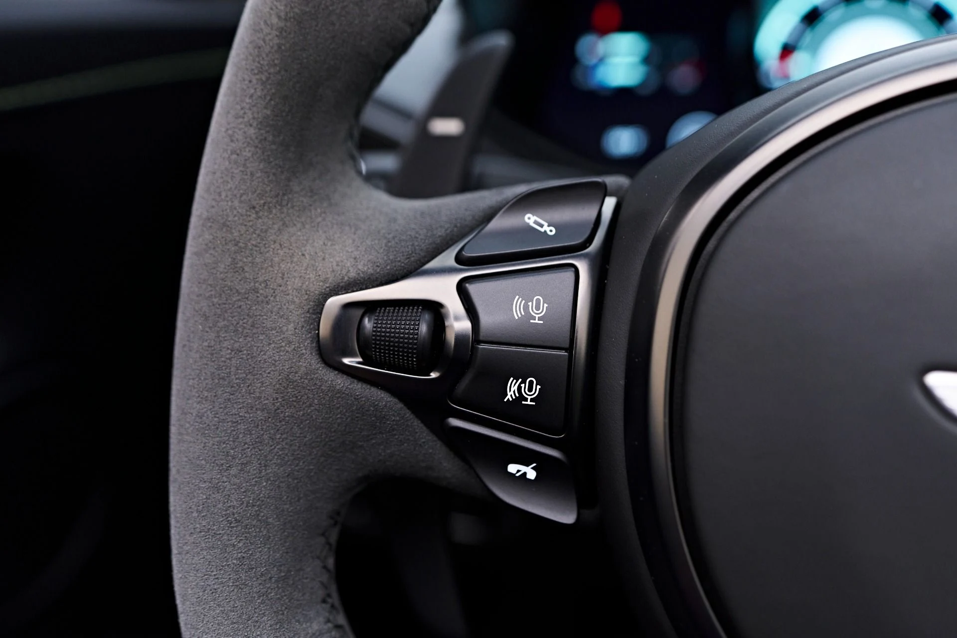 mph055_891196275_Used_2023_Aston_Martin_Vantage_F1_Edition_1754013179_0a42cb4179