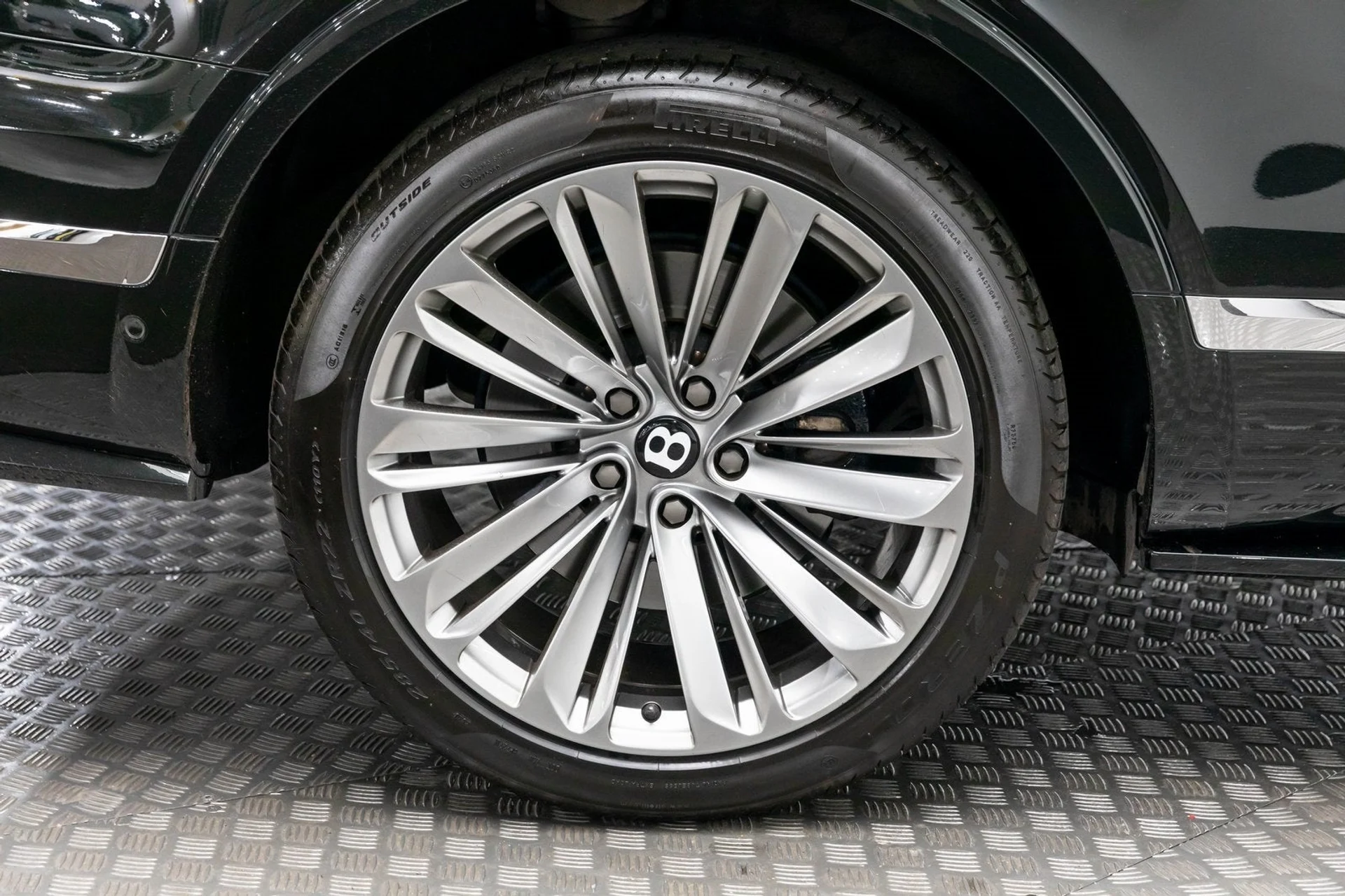 mph055_893711227_56_f73ed10160