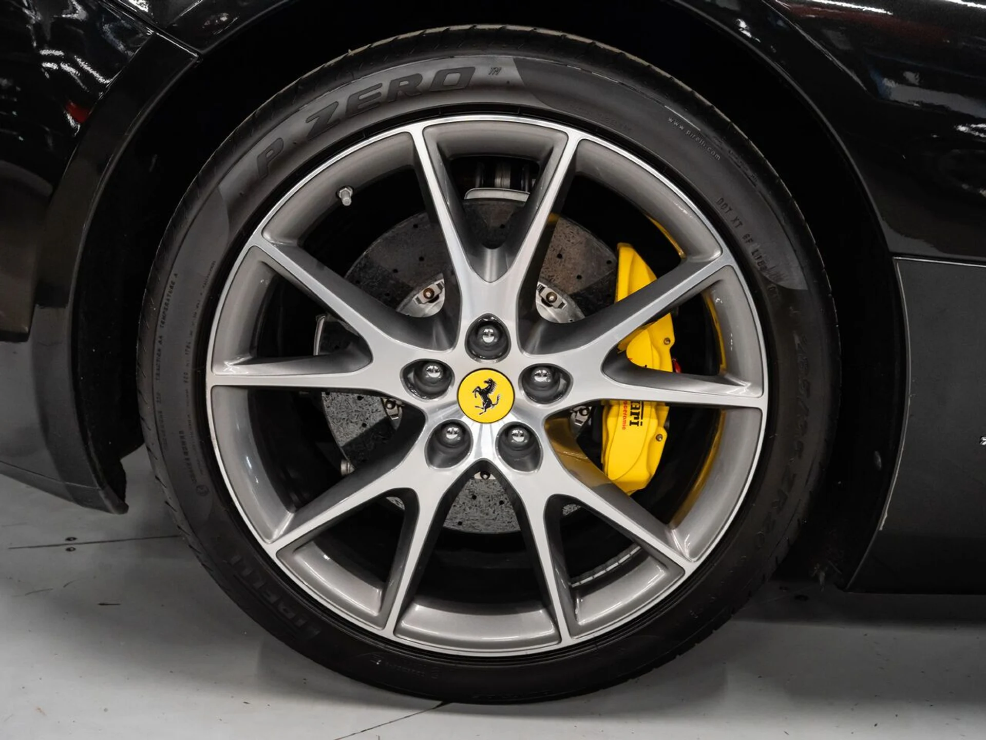 mph055_904801562_ferrari_california_2011_88512303ce