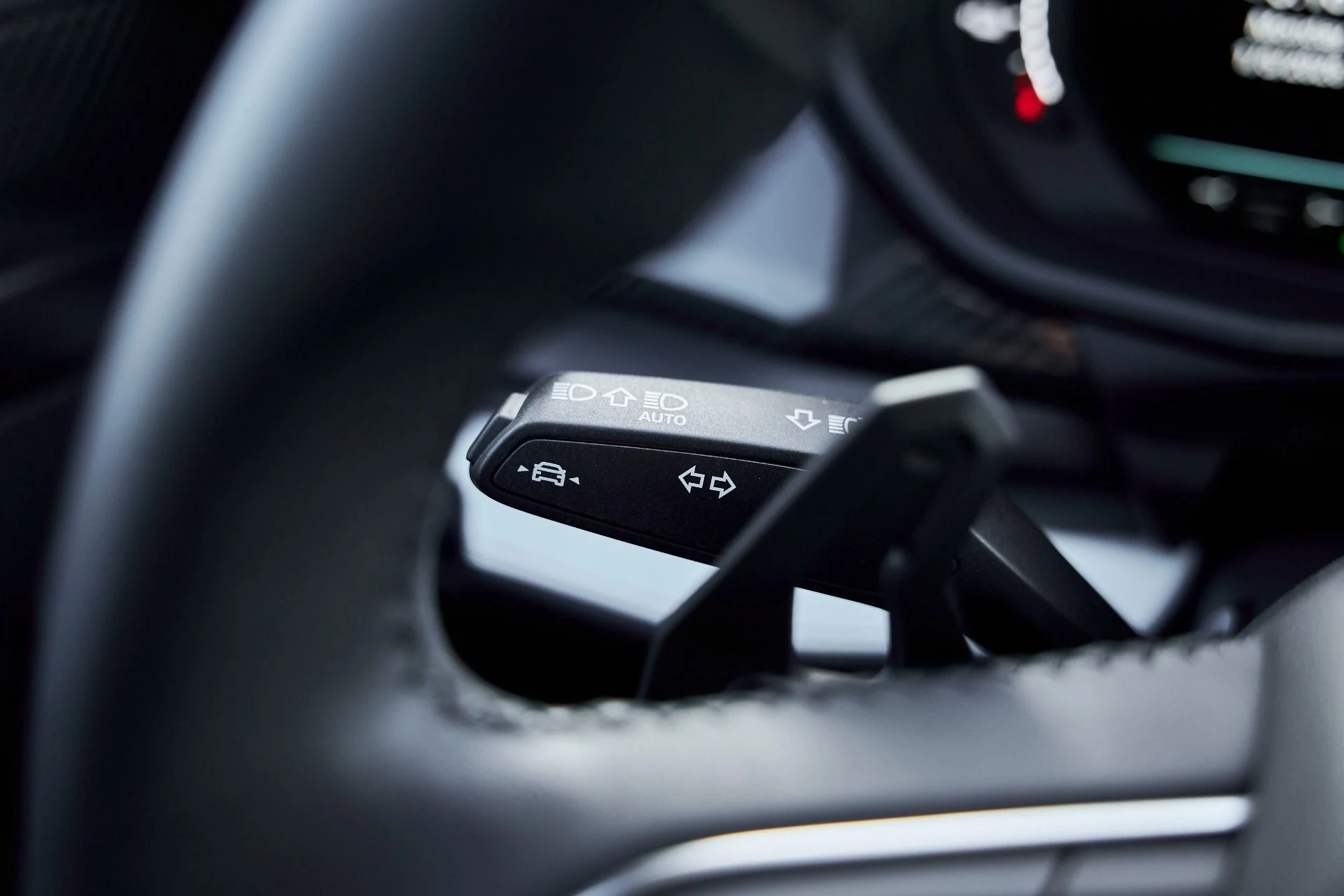 mph055_913784945_Used_2025_Lamborghini_Urus_SE_1767720908_25ef25a577