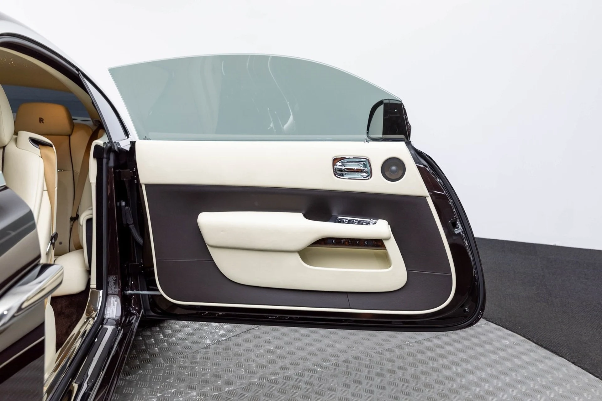 mph055_921011263_56_8bbae1fe41