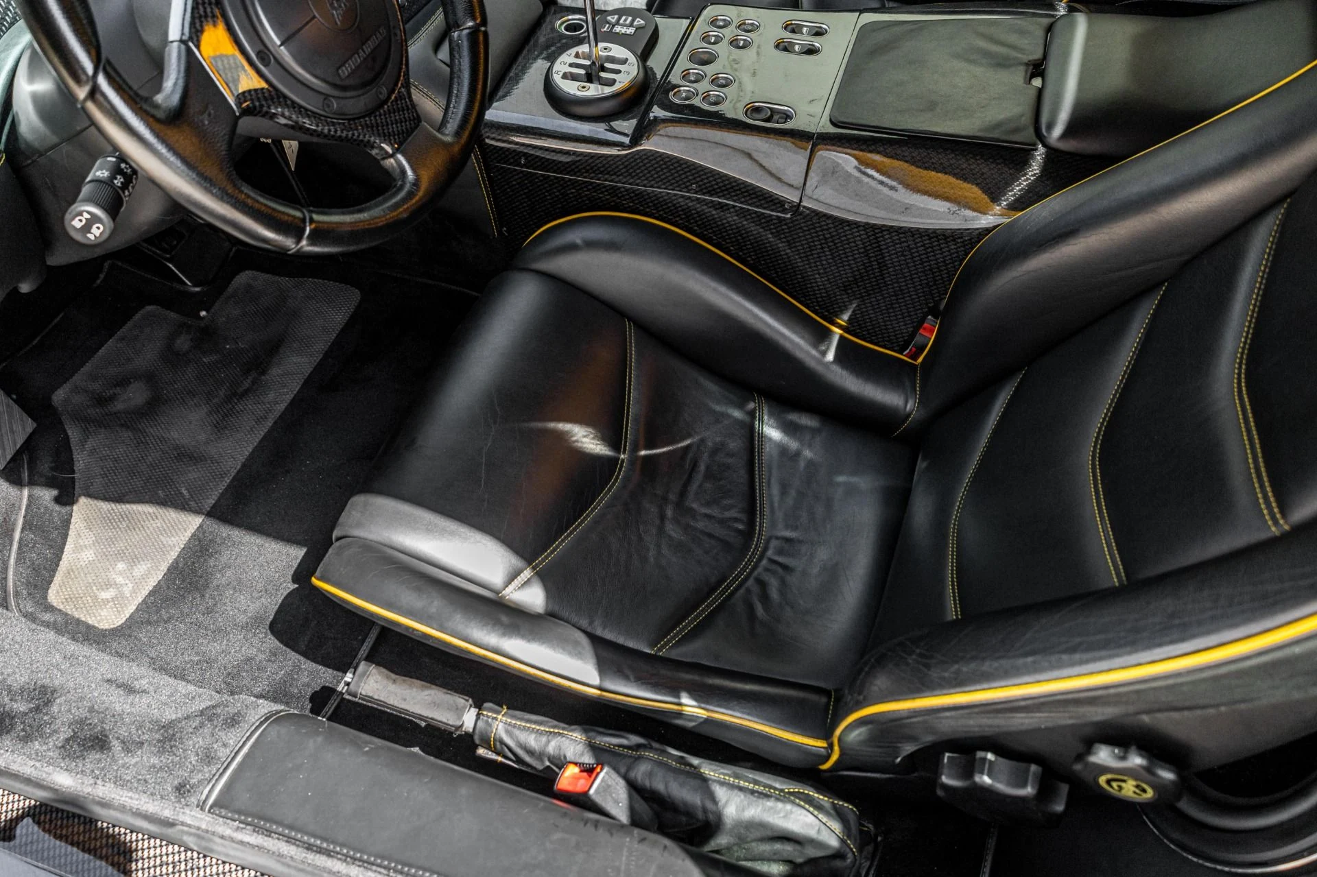 mph055_956964753_Used_2001_Lamborghini_Diablo_VT_IMMACULATE_CONDITION_W_EXTENSIVE_CARBON_19_K_SERVICE_PERFORMED_1658444927_a36c40bed1