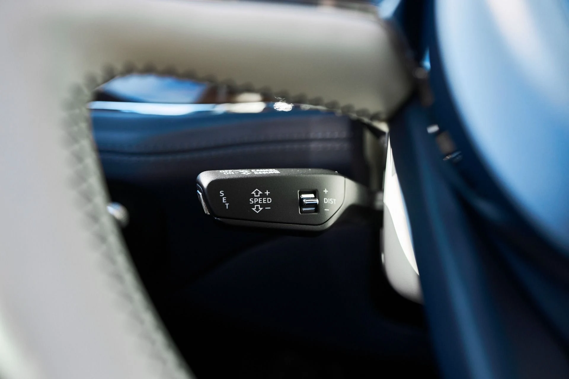 mph055_970359688_Used_2021_Bentley_Bentayga_V8_1764209064_5c2a78c9da