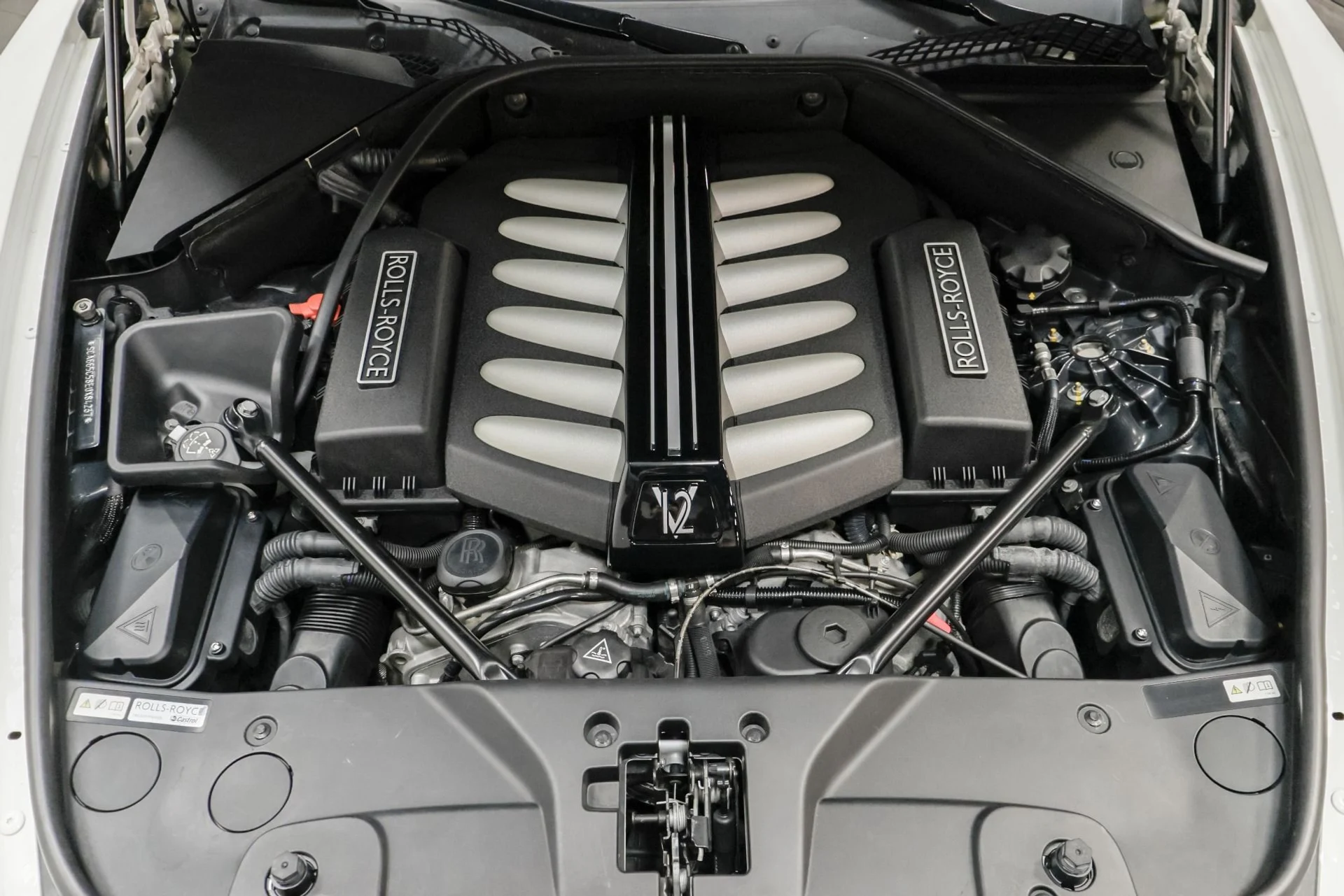 mph055_972884589_Used_2014_Rolls_Royce_Wraith_1761229895_4f491798d0