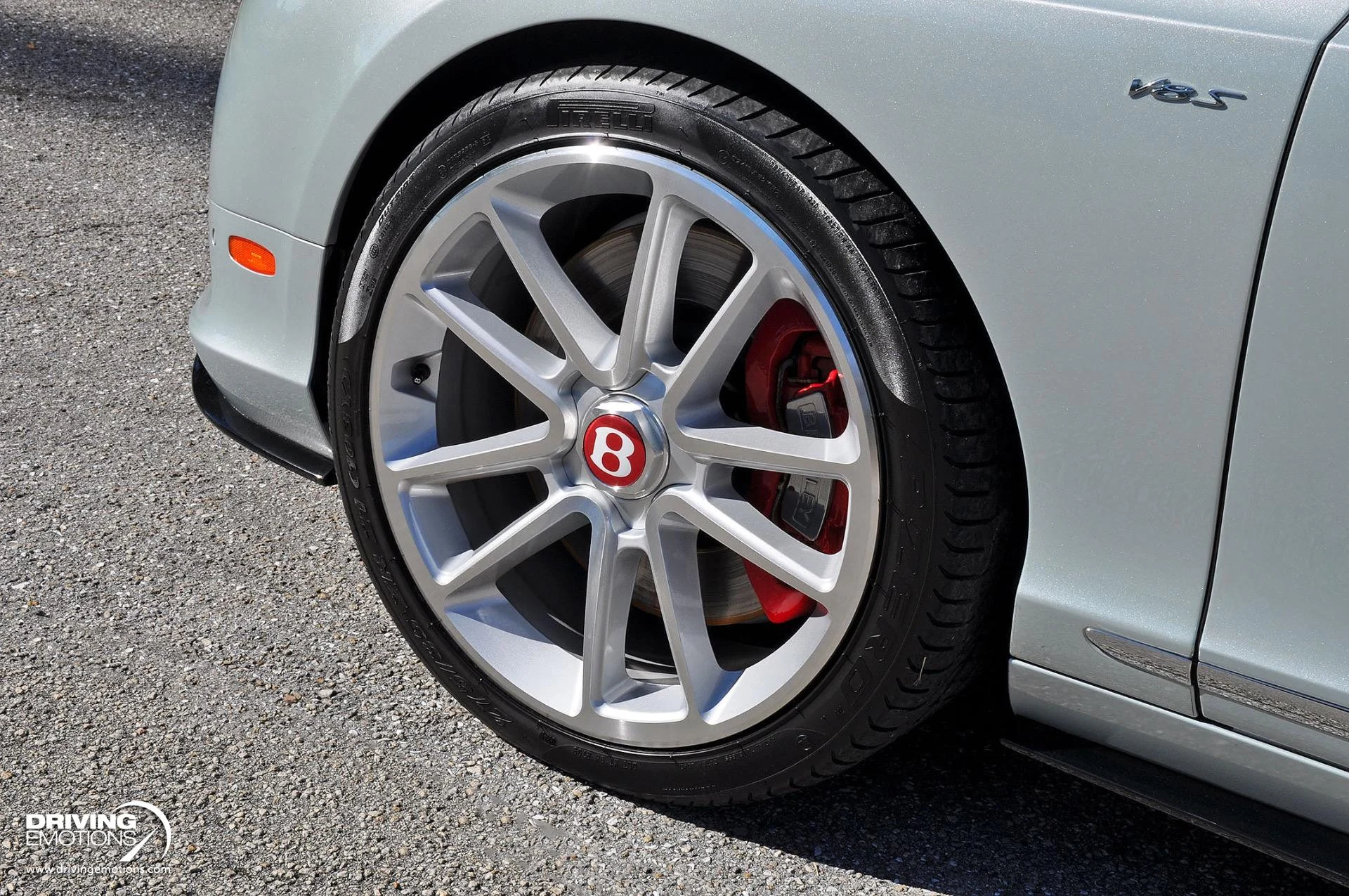 mph055_977882299_886_p56_l_6e21a7d66c