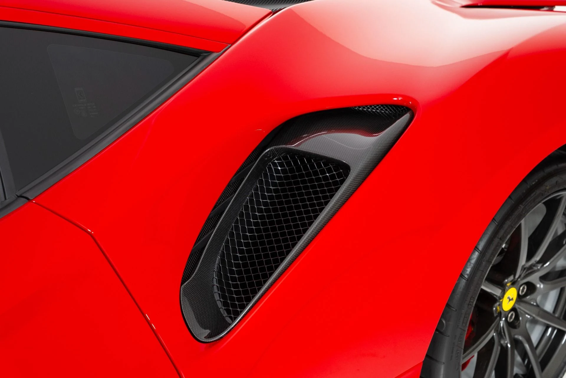 mph055_991293330_Used_2019_Ferrari_488_Pista_1760379304_5a672e125f