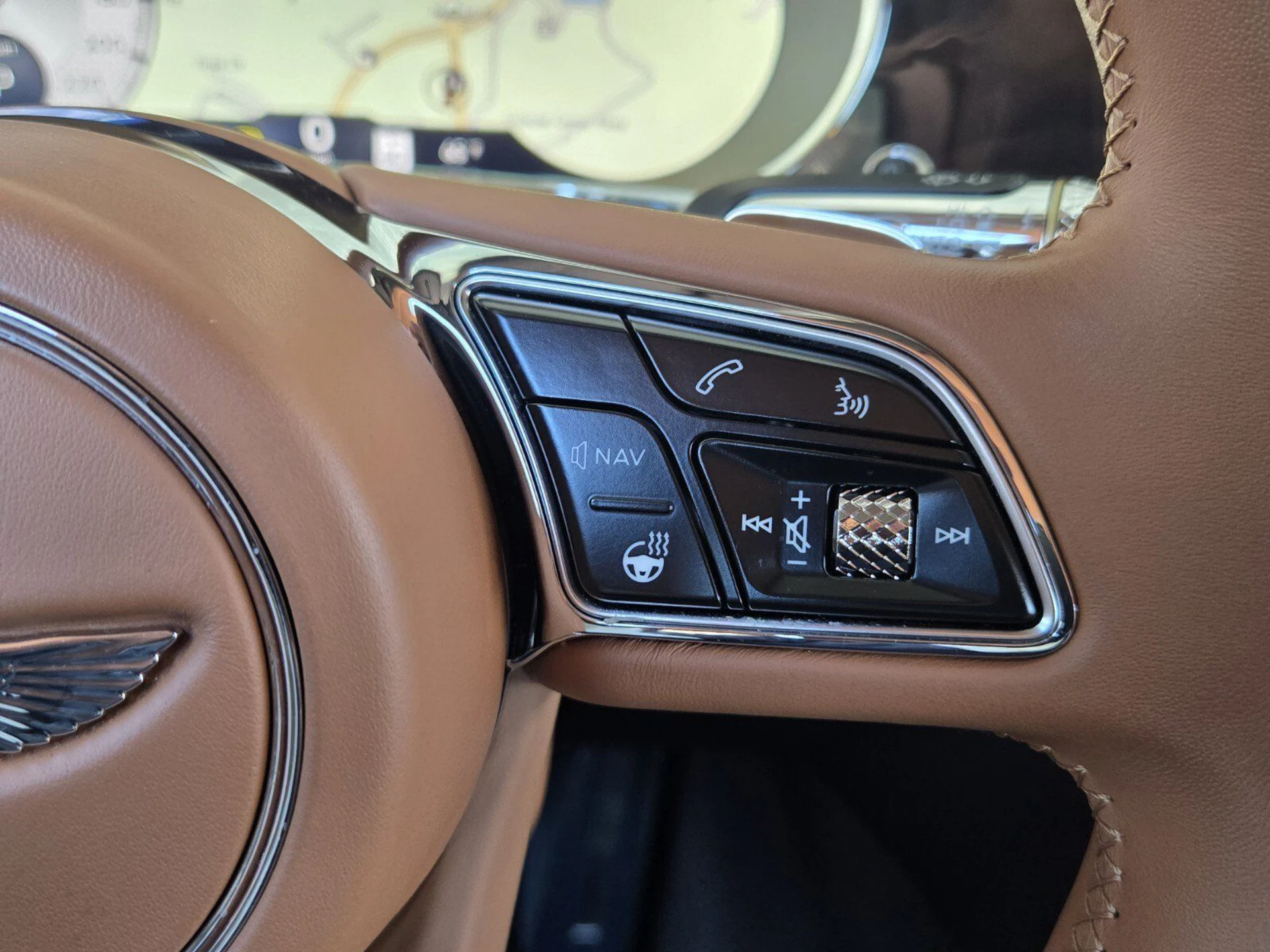 mph055_994476755_d45496bcb15c2c1d87e06d9d7ffe1eb3x_ee059595c5