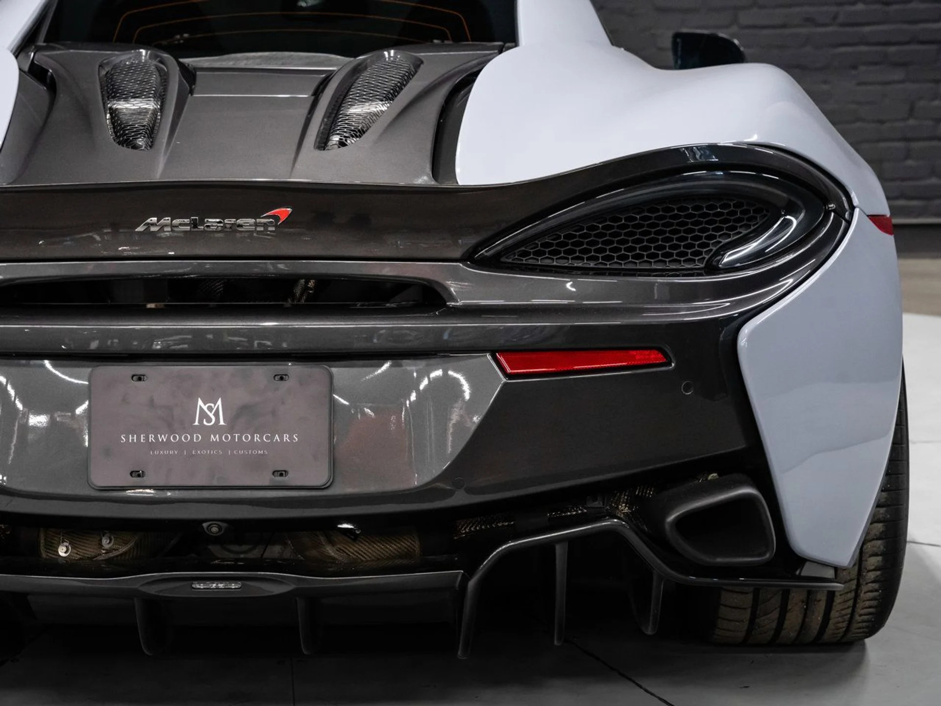 mph056_1002146313_mclaren_570s_2017_4f9b581bb5