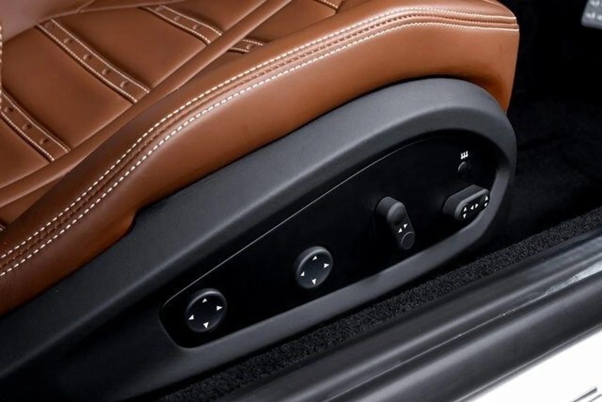 mph056_1025723649_6060066e526f17c50d6f3b3fce70da5ax_50dee418f4