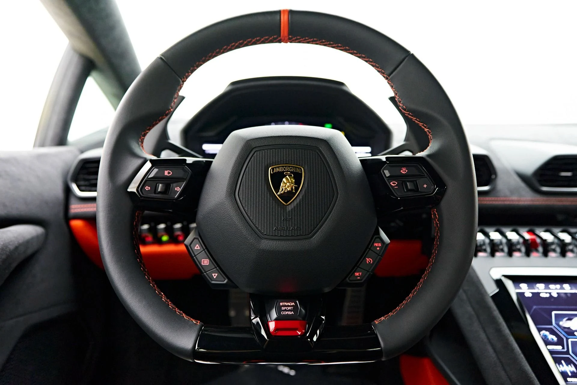 mph056_1046775876_Used_2023_Lamborghini_Huracan_Tecnica_Base_1715640571_9b3fcb0a52