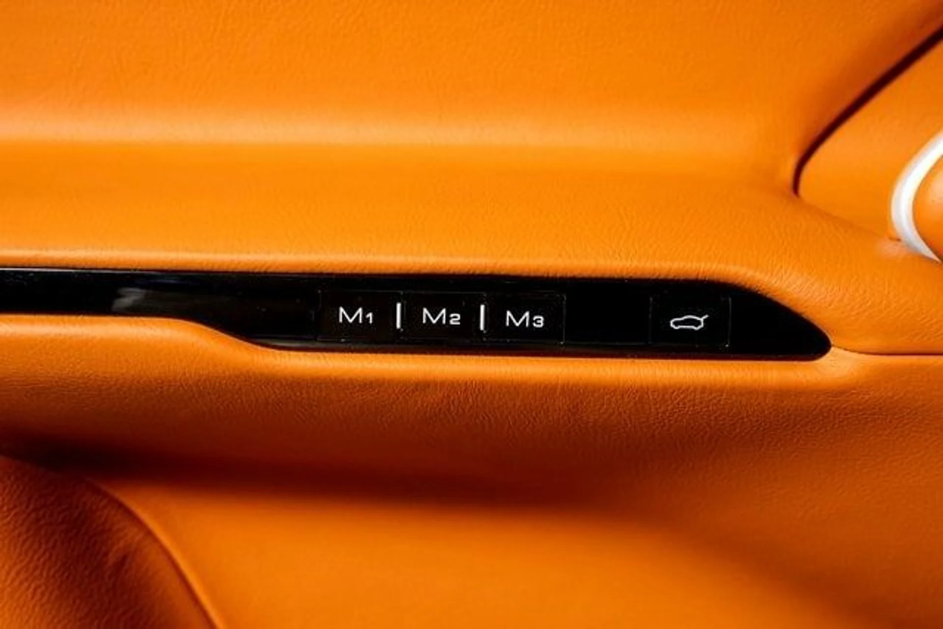 mph056_1057284527_5cc25d96e888a5a3e3502f023f085e04x_a41332b1a4