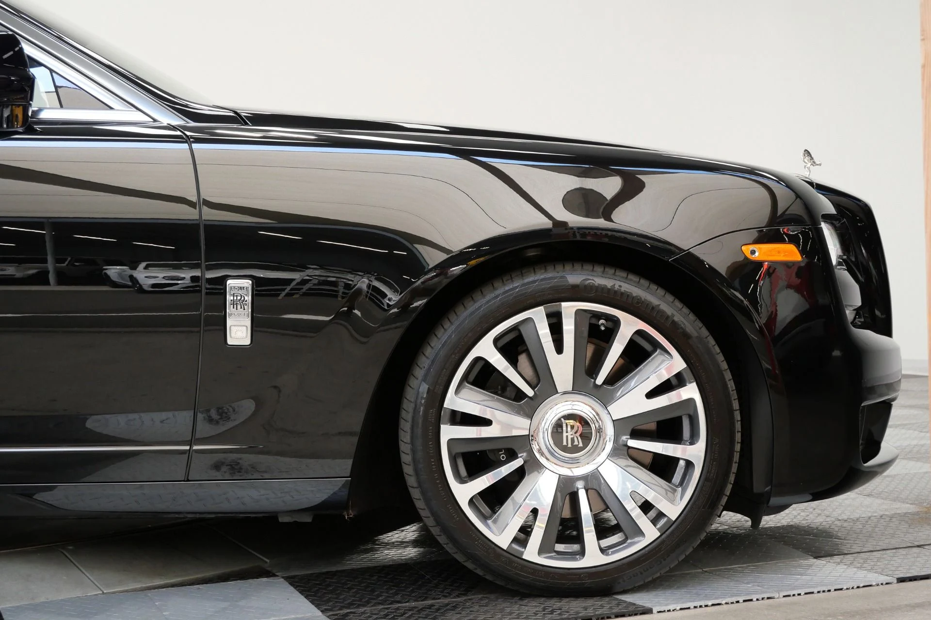 mph056_1072230040_Used_2019_Rolls_Royce_Ghost_EWB_Long_Wheelbase_Model_430_K_MSRP_Low_Miles_1788191510_0c584c52e8