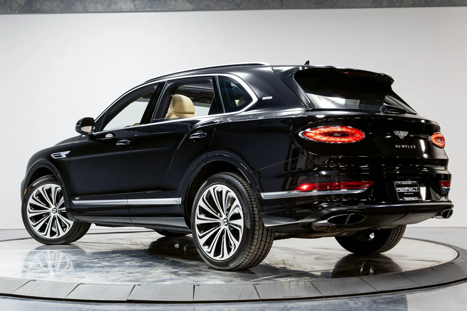 mph056_1087500533_Used_2021_Bentley_Bentayga_V8_First_Edition_1776782316_b00d6fc874