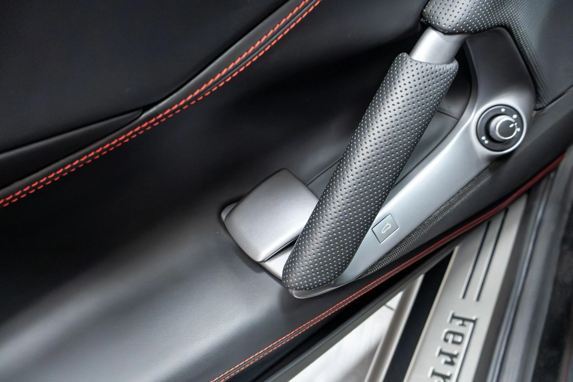 mph056_1093058042_Used_2019_Ferrari_812_Superfast_1774911934_959da001b2