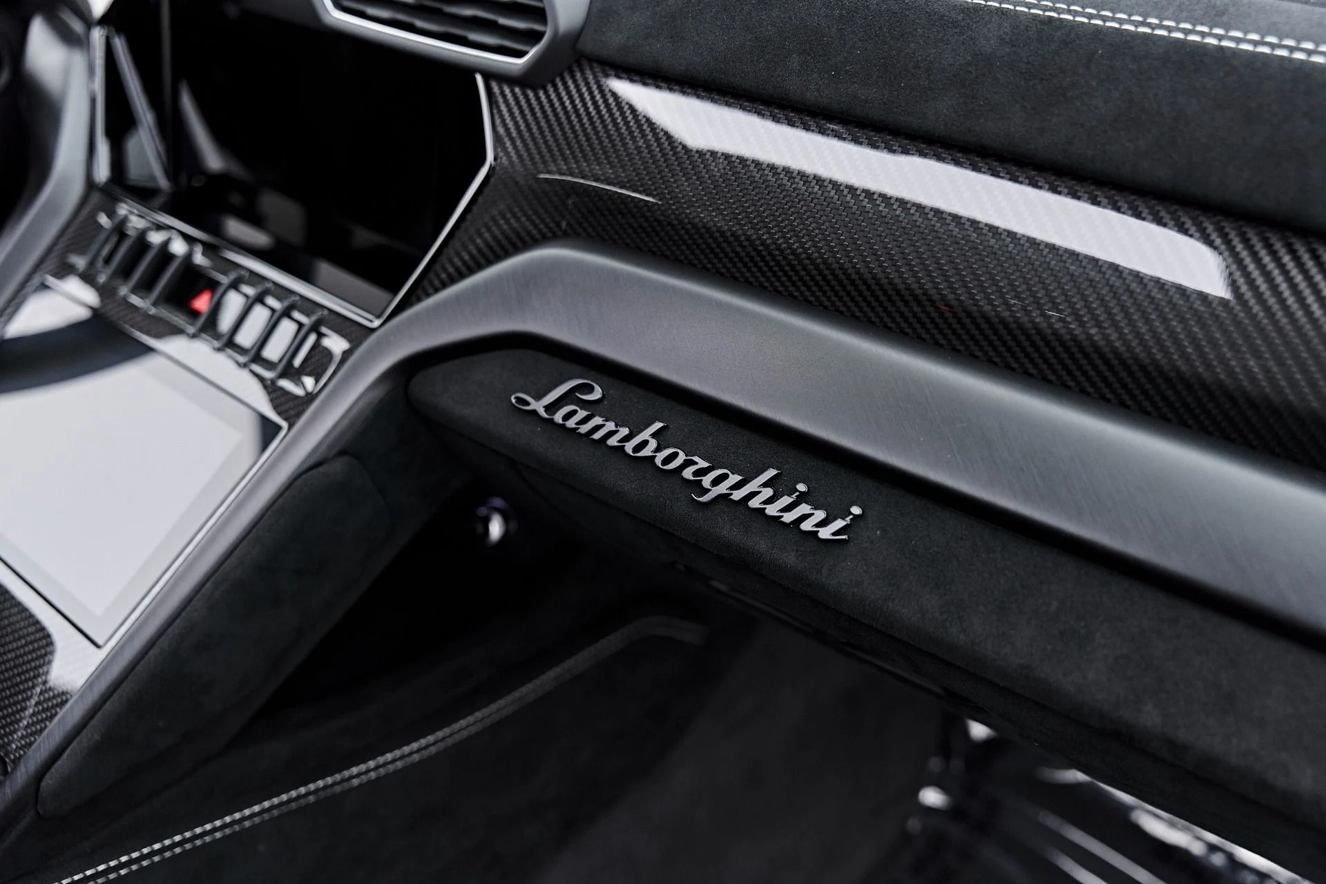 mph056_1117060340_Used_2023_Lamborghini_Urus_Performante_1788571208_64a2dd143e