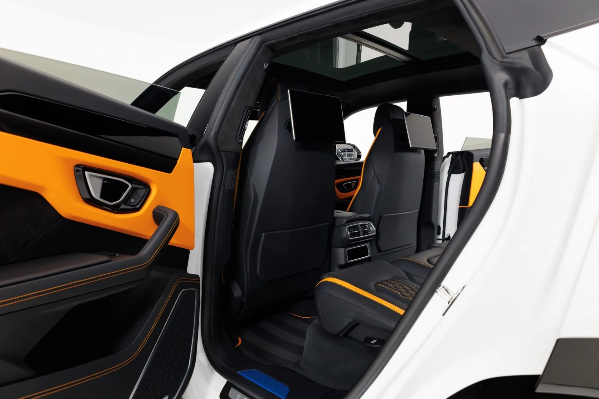 mph056_1128350314_Used_2024_Lamborghini_Urus_S_1775674860_d49cf61340