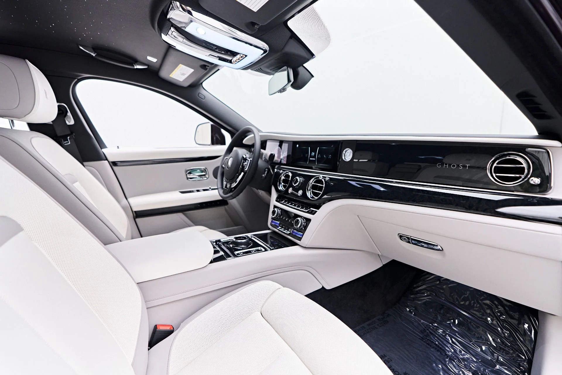 mph056_1188885485_Used_2024_Rolls_Royce_Ghost_Base_1752169894_162bb25cdd