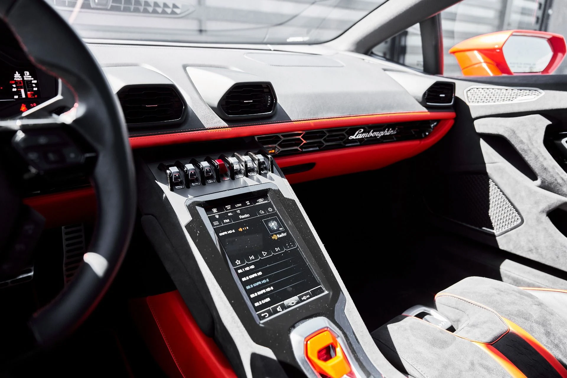 mph056_1194627226_Used_2023_Lamborghini_Huracan_Tecnica_Base_1776477151_6a432e24fd