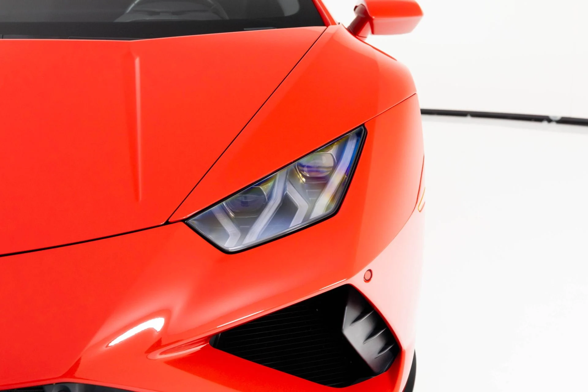 mph056_1216656303_Used_2021_Lamborghini_Huracan_EVO_1762806479_8a0b57f422