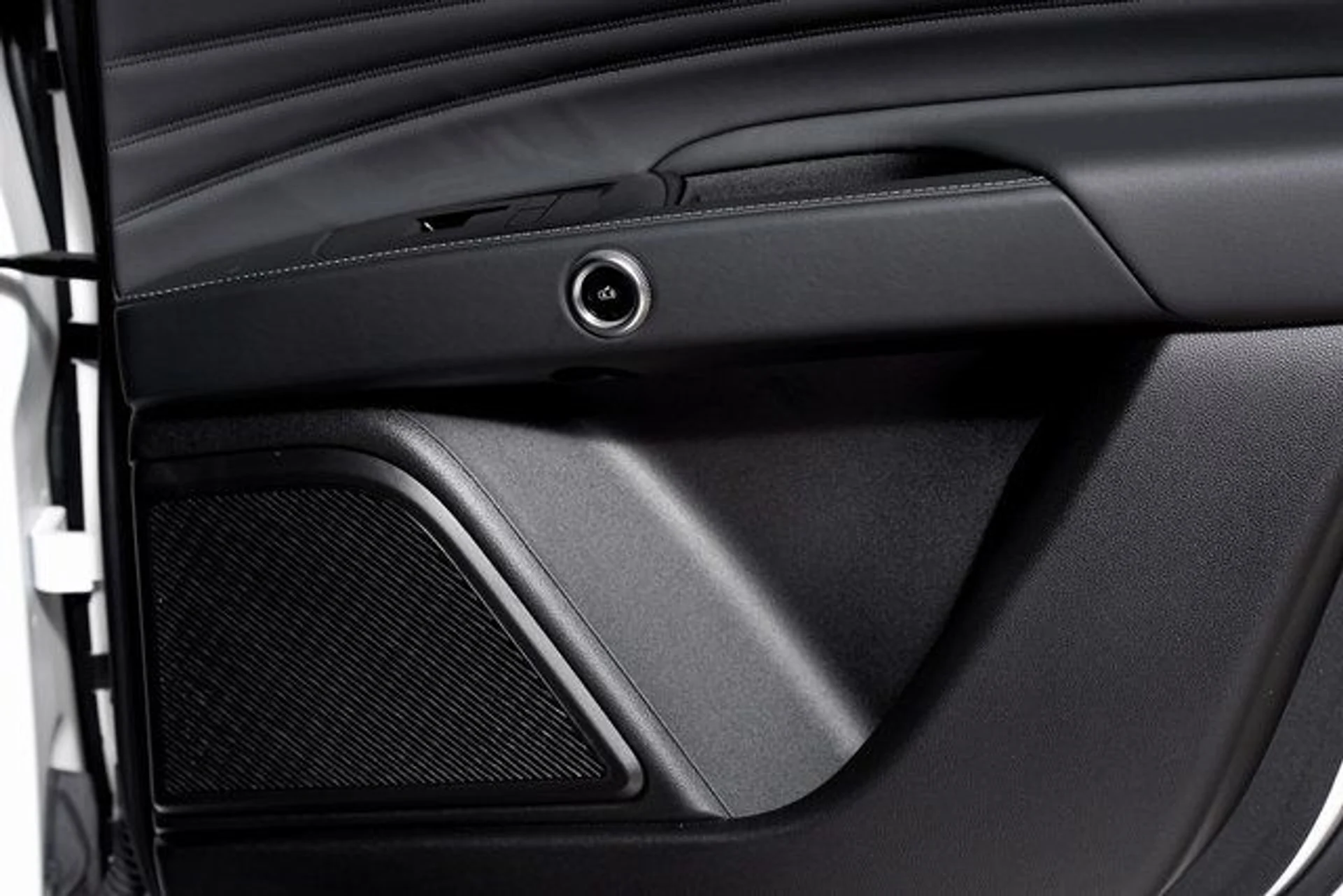 mph056_122991221_af555e402245d19ac4f2f141b78ffa43x_e1babd6be0