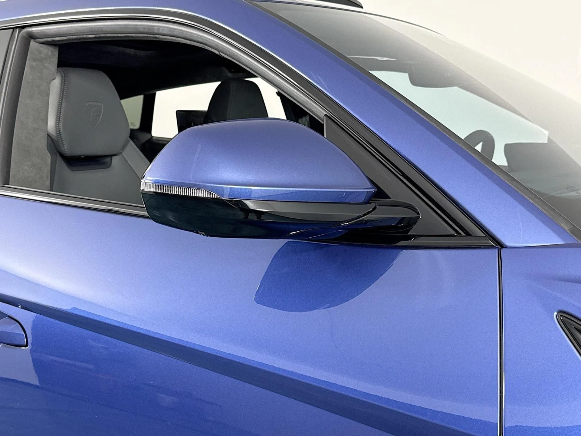 mph056_1232746538_Used_2024_Lamborghini_Urus_S_1784150945_2d4dfcd7f8