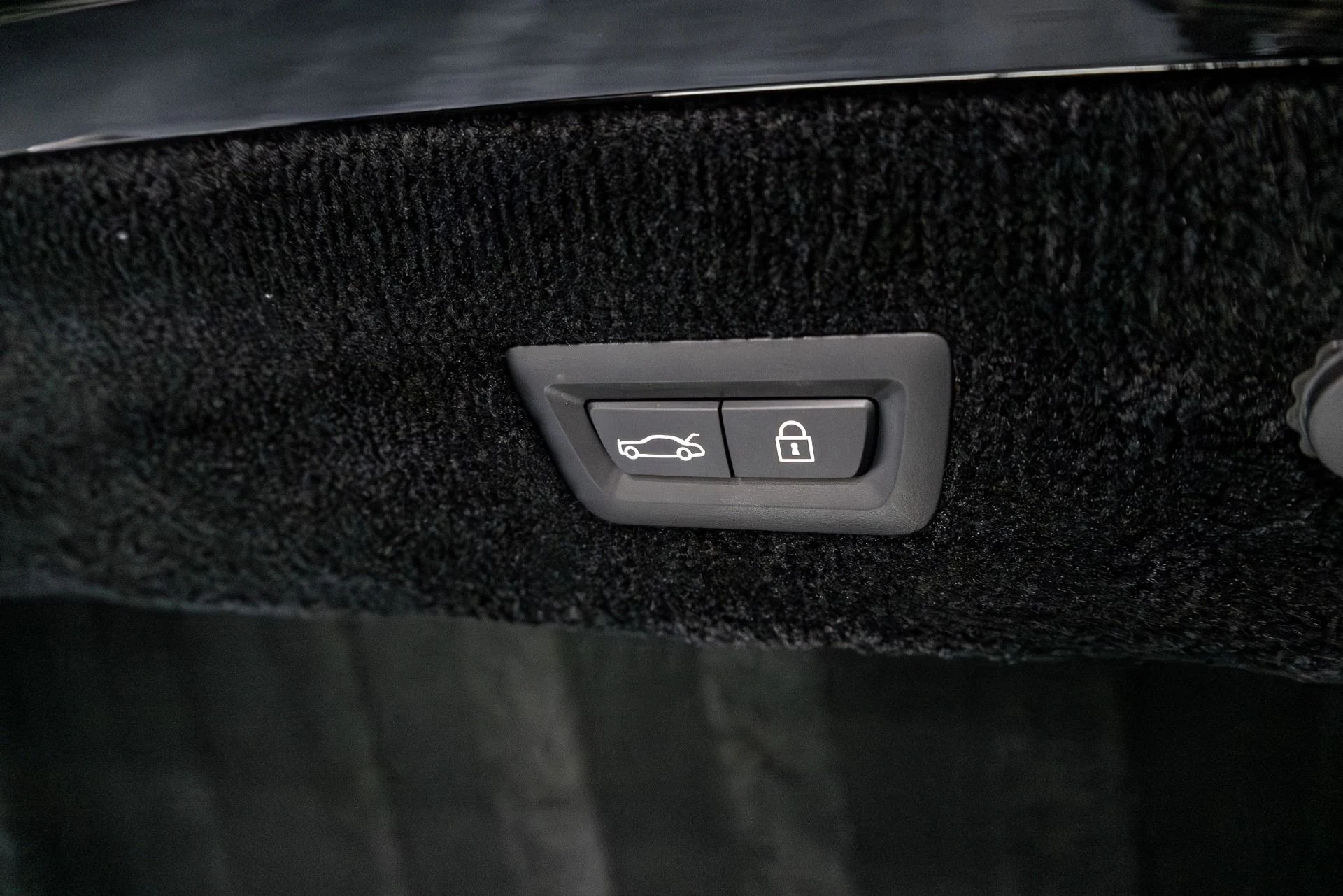 mph056_1243040598_Used_2022_Rolls_Royce_Ghost_1776785010_d0d5735038