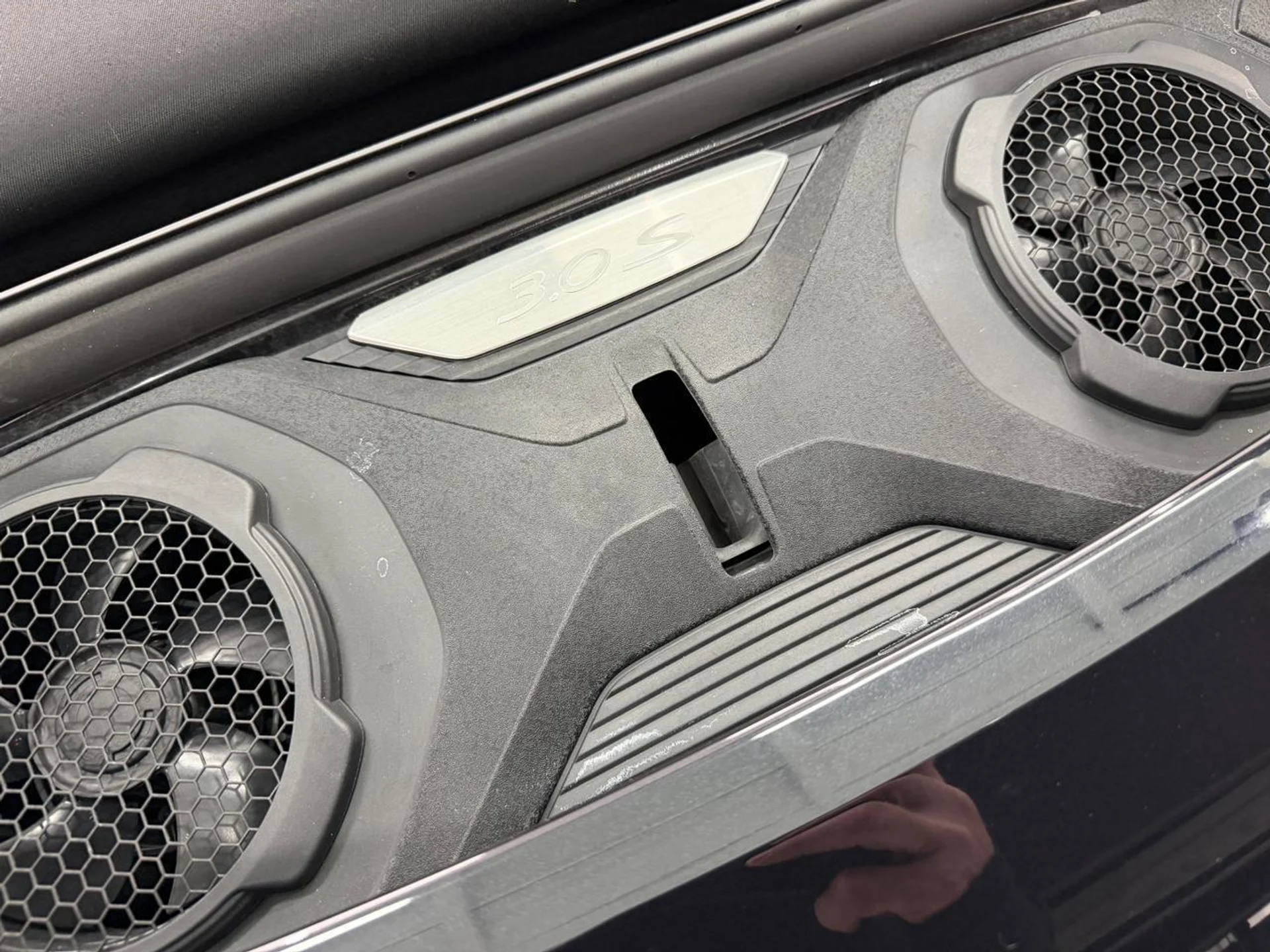 mph056_1245808430_d10ea8c2f78d9e27c51b8e404844ecb8_d4aee77f48