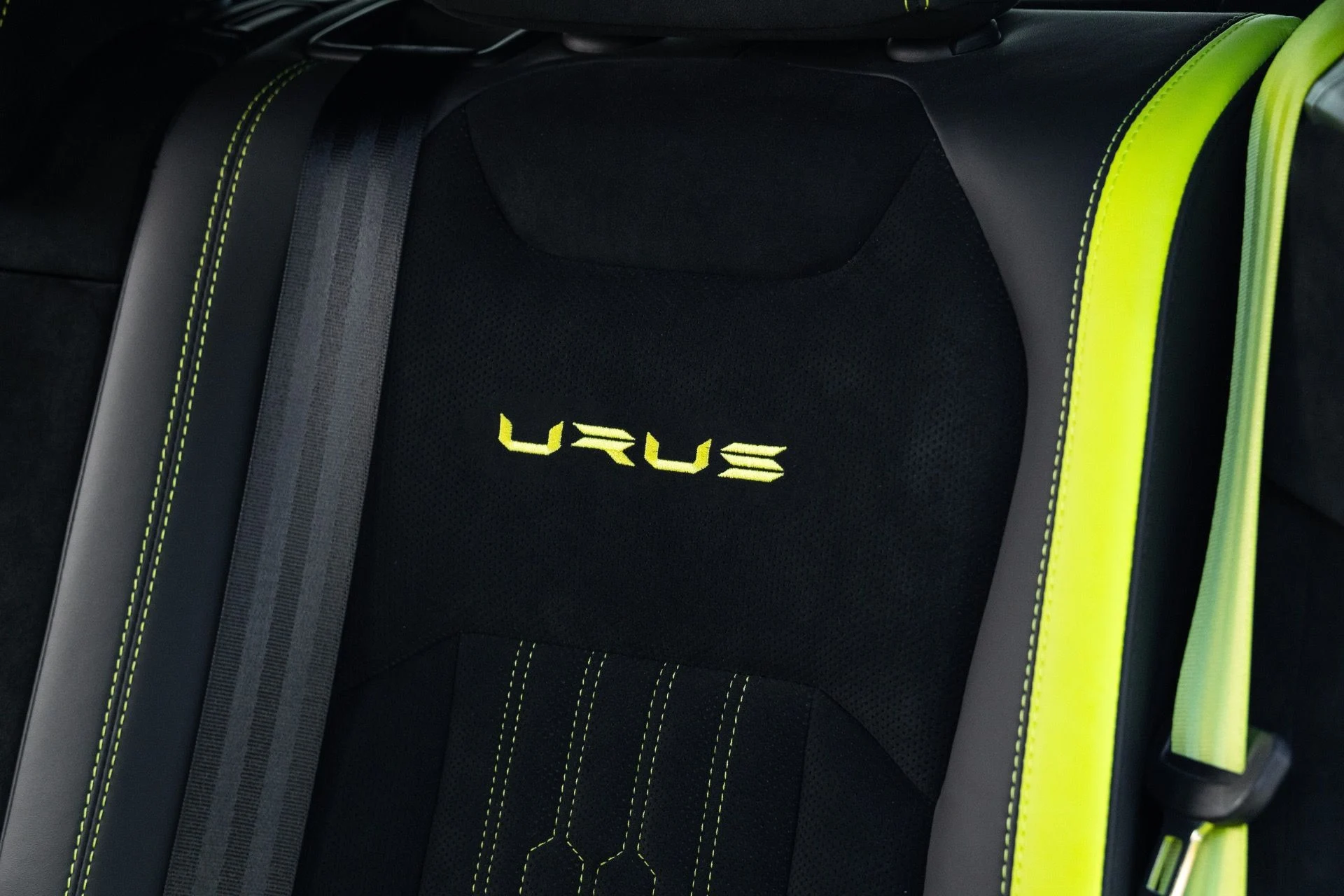 mph056_1261428749_Used_2023_Lamborghini_Urus_Performante_1771690657_d94e90e5d3