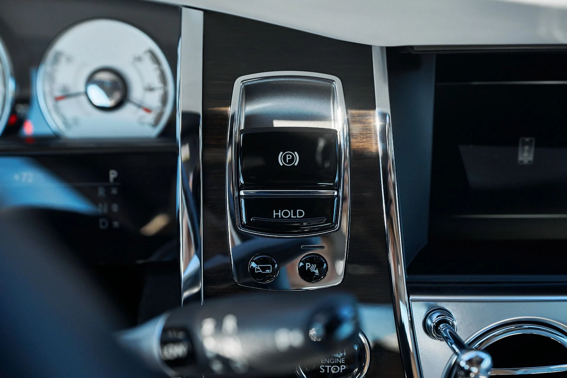 mph056_128191672_Used_2020_Rolls_Royce_Wraith_Base_1762567803_e269137236