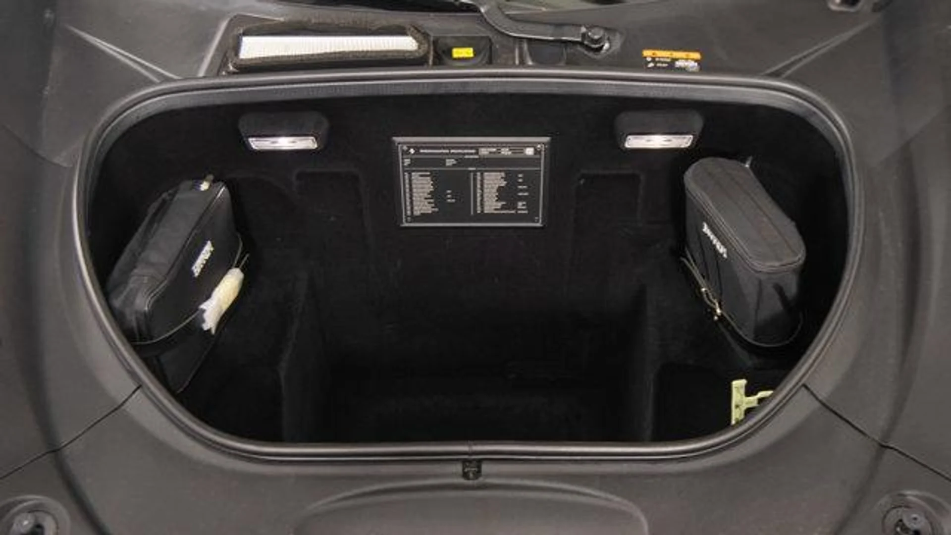 mph056_1293763062_DX_Ujj_CW_5_Mkr_O2_Wk_DGR_Phtm_Hoi_CM_eecc8d0c32