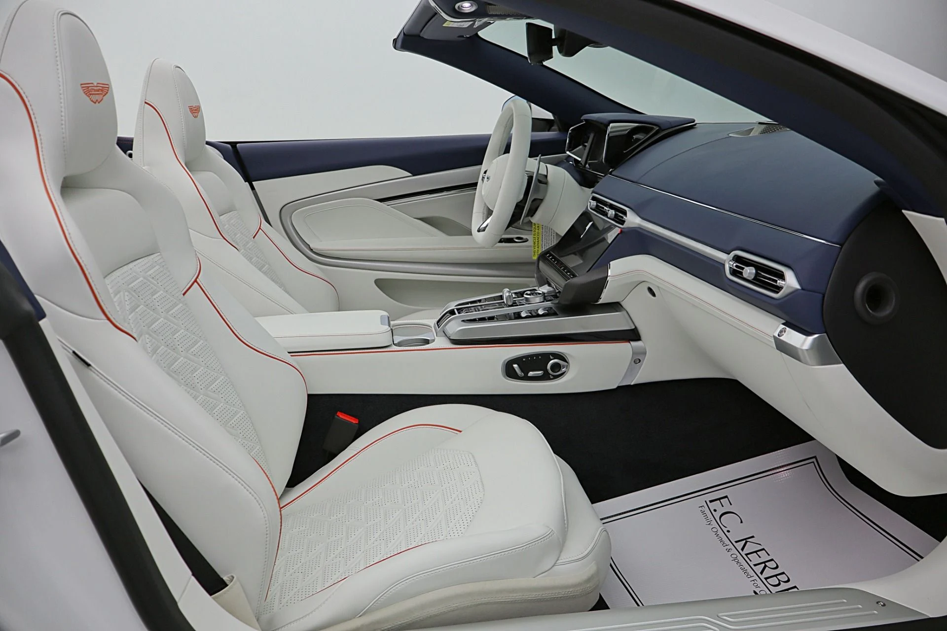 mph056_1305288141_New_2026_Aston_Martin_Vanquish_Volante_49fb008300