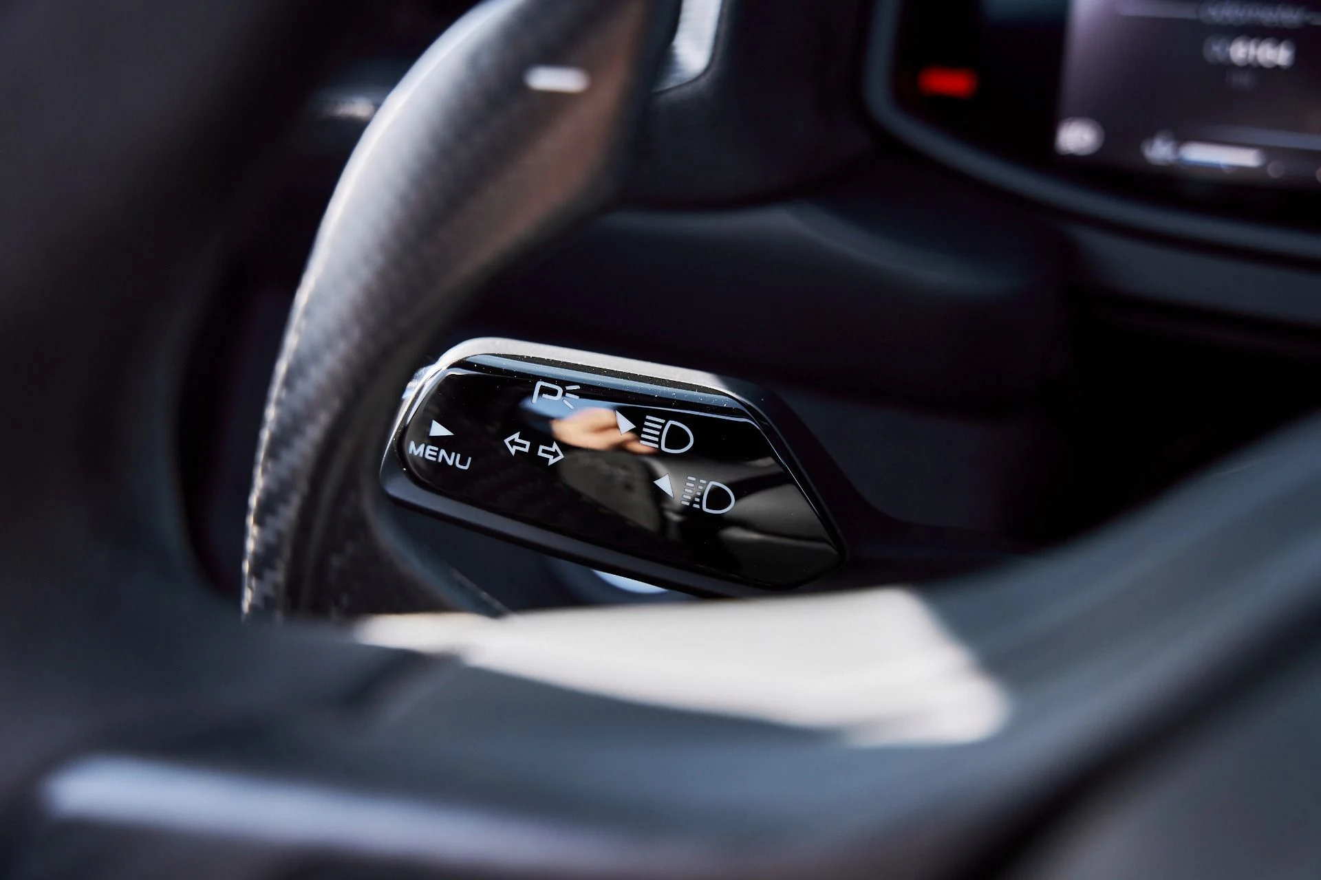 mph056_13492395_Used_2023_Maserati_MC_20_1769481277_dd05351fc1