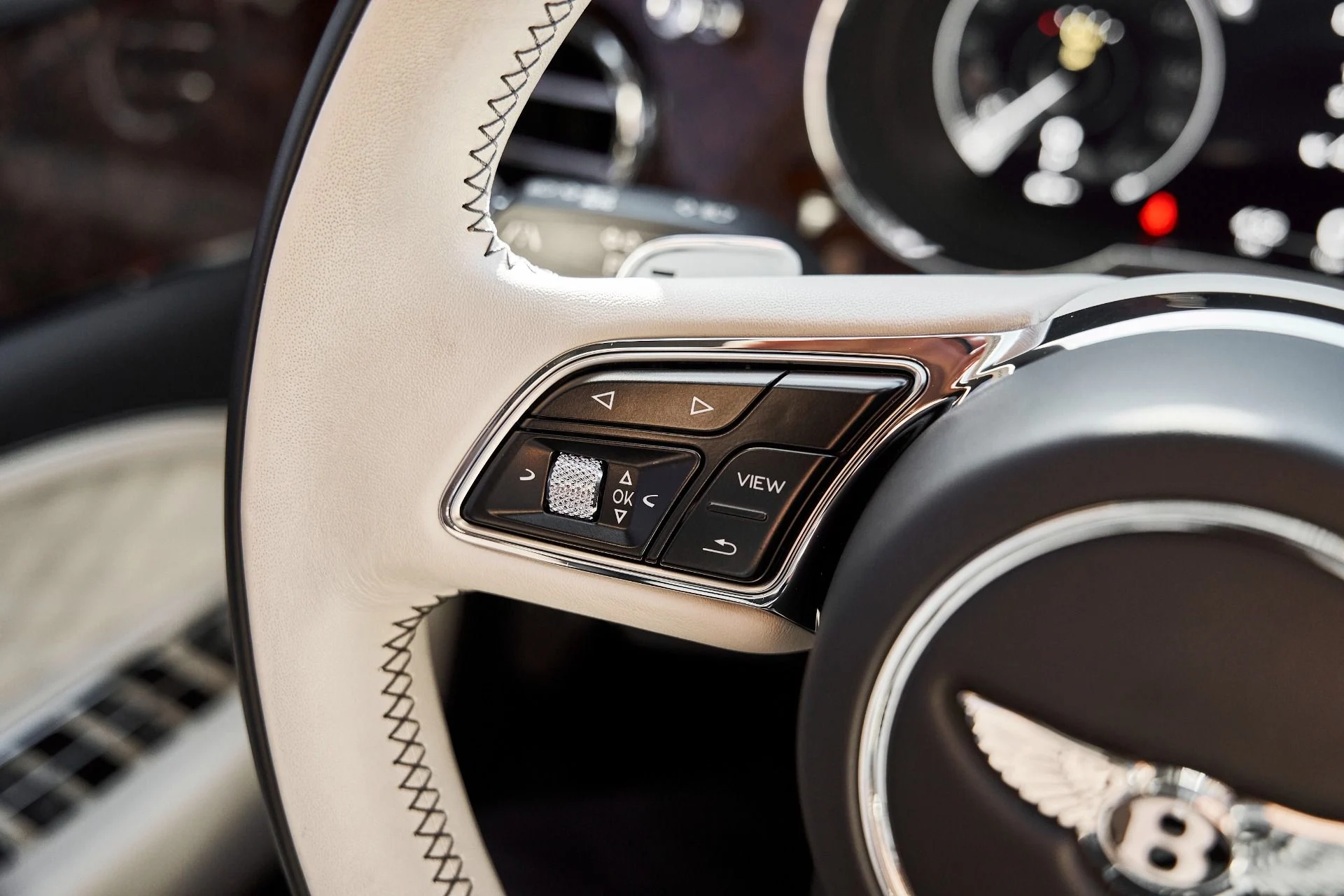 mph056_1354667545_Used_2023_Bentley_Bentayga_EWB_Azure_1773968900_b30ace0b5d