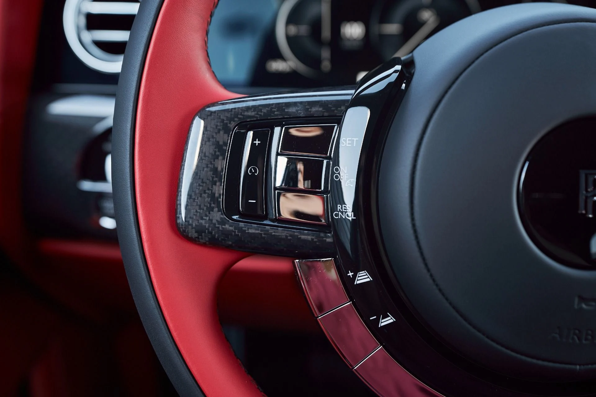 mph056_1358609315_Used_2025_Rolls_Royce_Cullinan_1775588156_2fbf3e3bb0