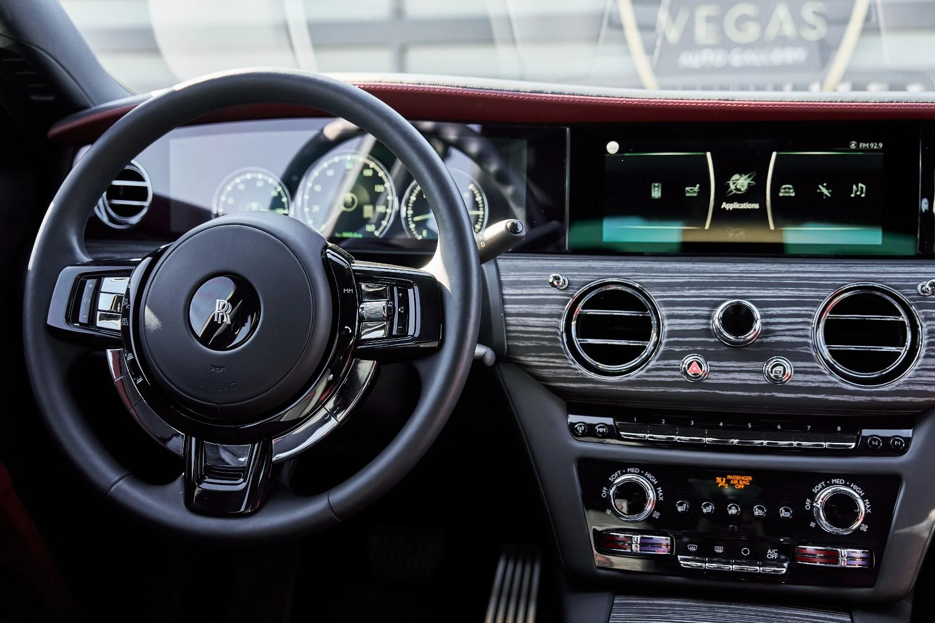 mph056_1363381255_Used_2023_Rolls_Royce_Ghost_1770699587_2d8fe95fbc