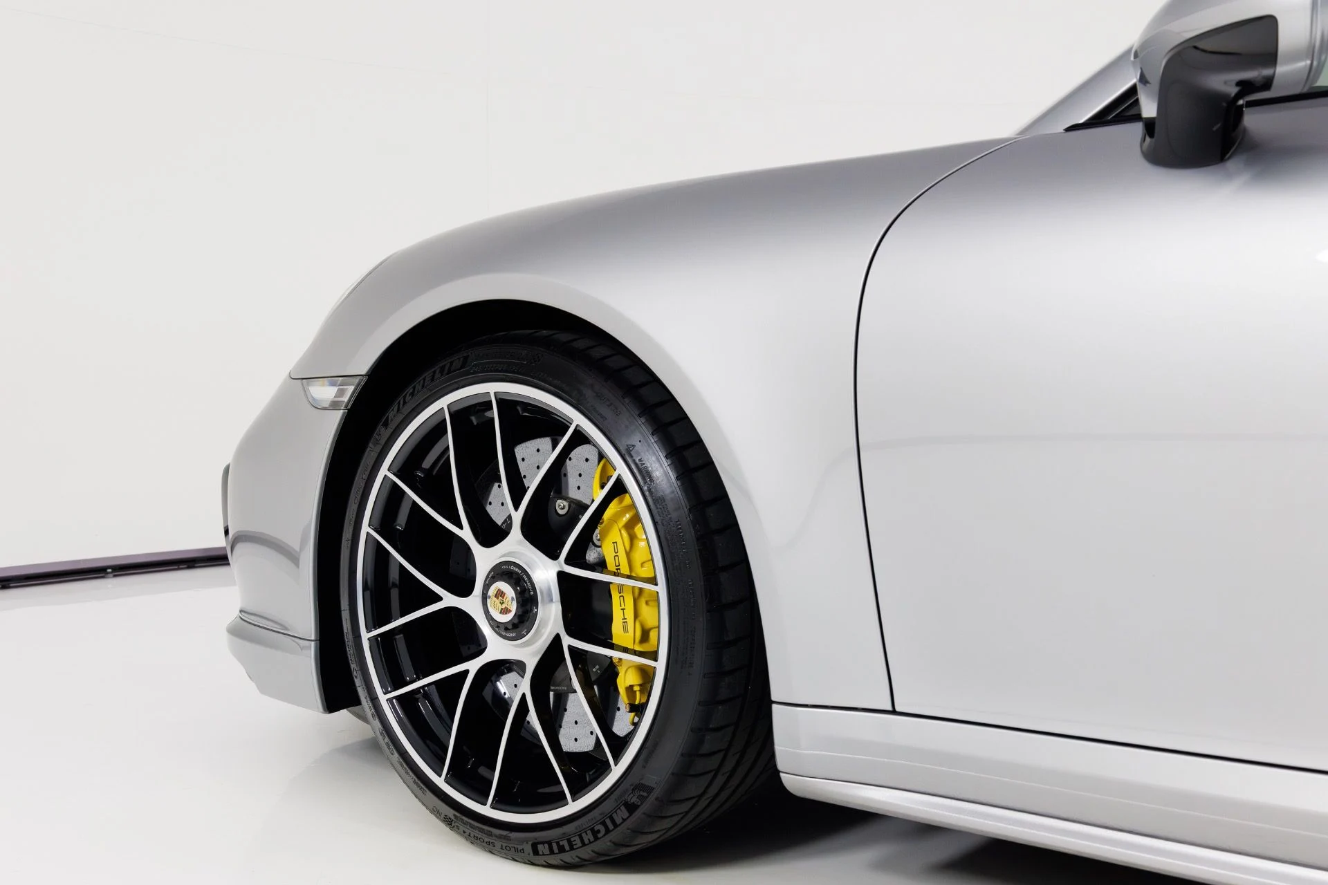 mph056_1372492976_Used_2019_Porsche_911_Turbo_S_1770314081_d146cd613d