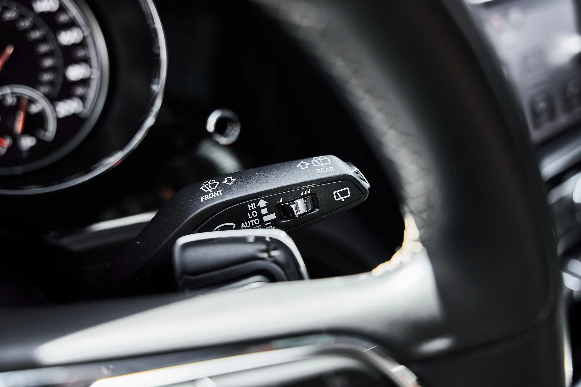 mph056_1385774557_Used_2017_Bentley_Bentayga_W12_1781373150_13915ef6dd