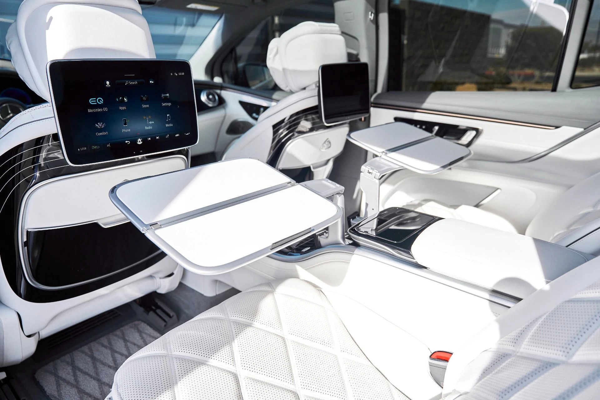 mph056_139120381_Used_2024_Mercedes_Benz_EQS_Maybach_EQS_680_1766455945_0242661828