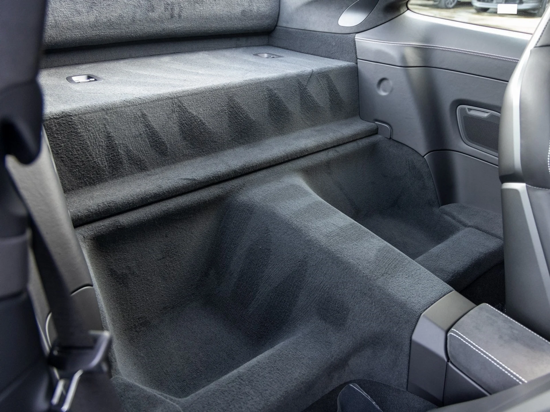 mph056_141337016_57_c824430d73