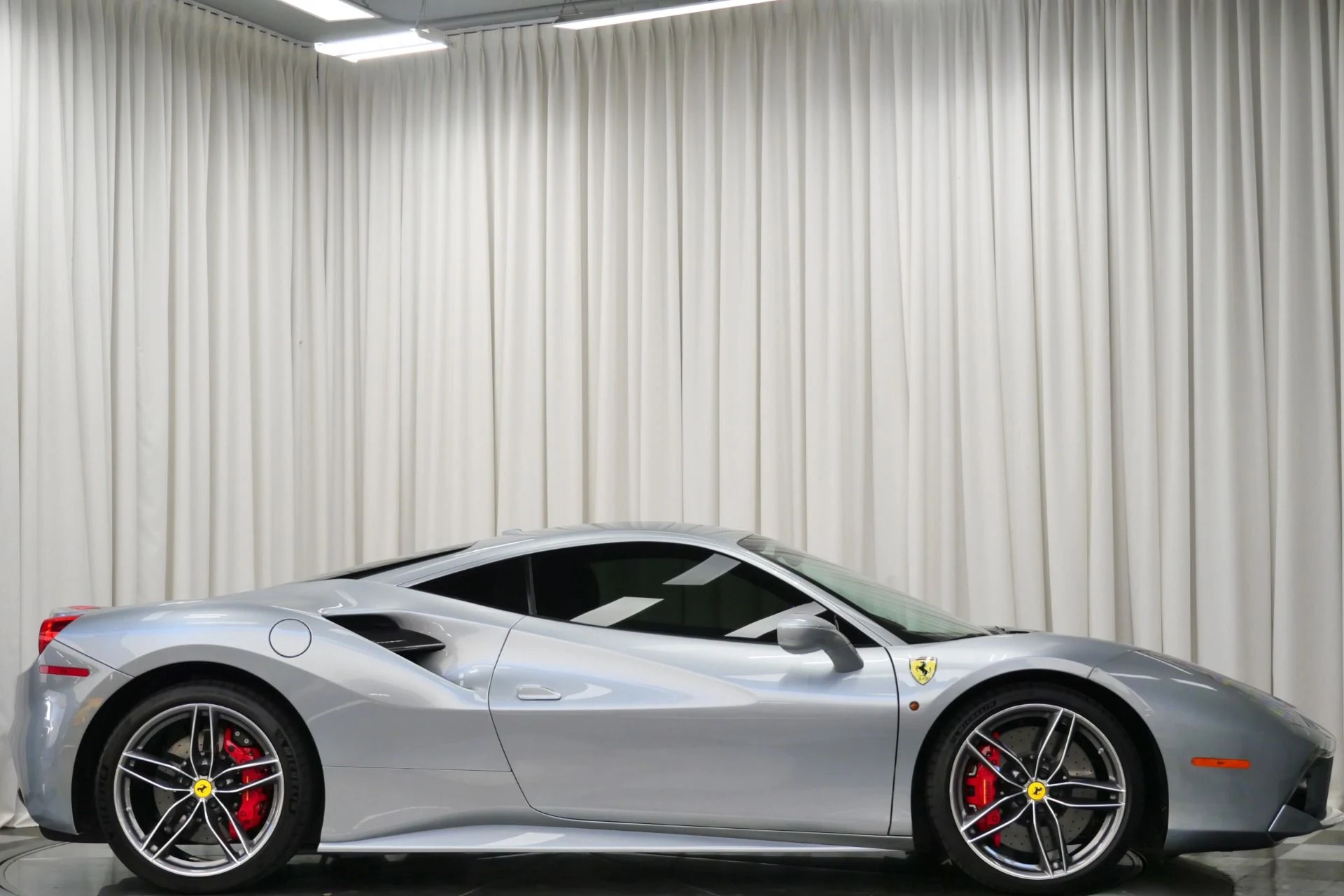 mph056_1424266788_Used_2018_Ferrari_488_GTB_1757341188_d713f46836