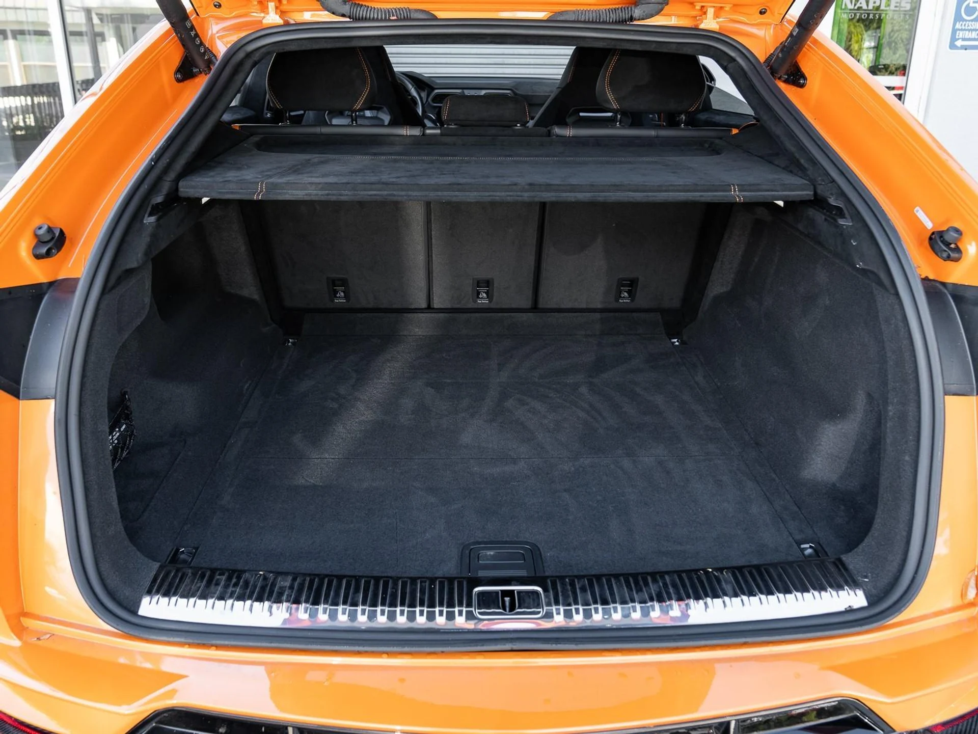 mph056_1441527399_Used_2023_Lamborghini_Urus_Performante_1763068066_e0c58ca6a4